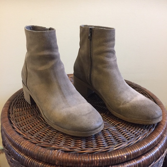 Vince Booties size 8.5 made in Italy - Picture 3 of 7